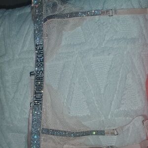 VICTORIA’S SECRET Strap Lace Garter Belt
